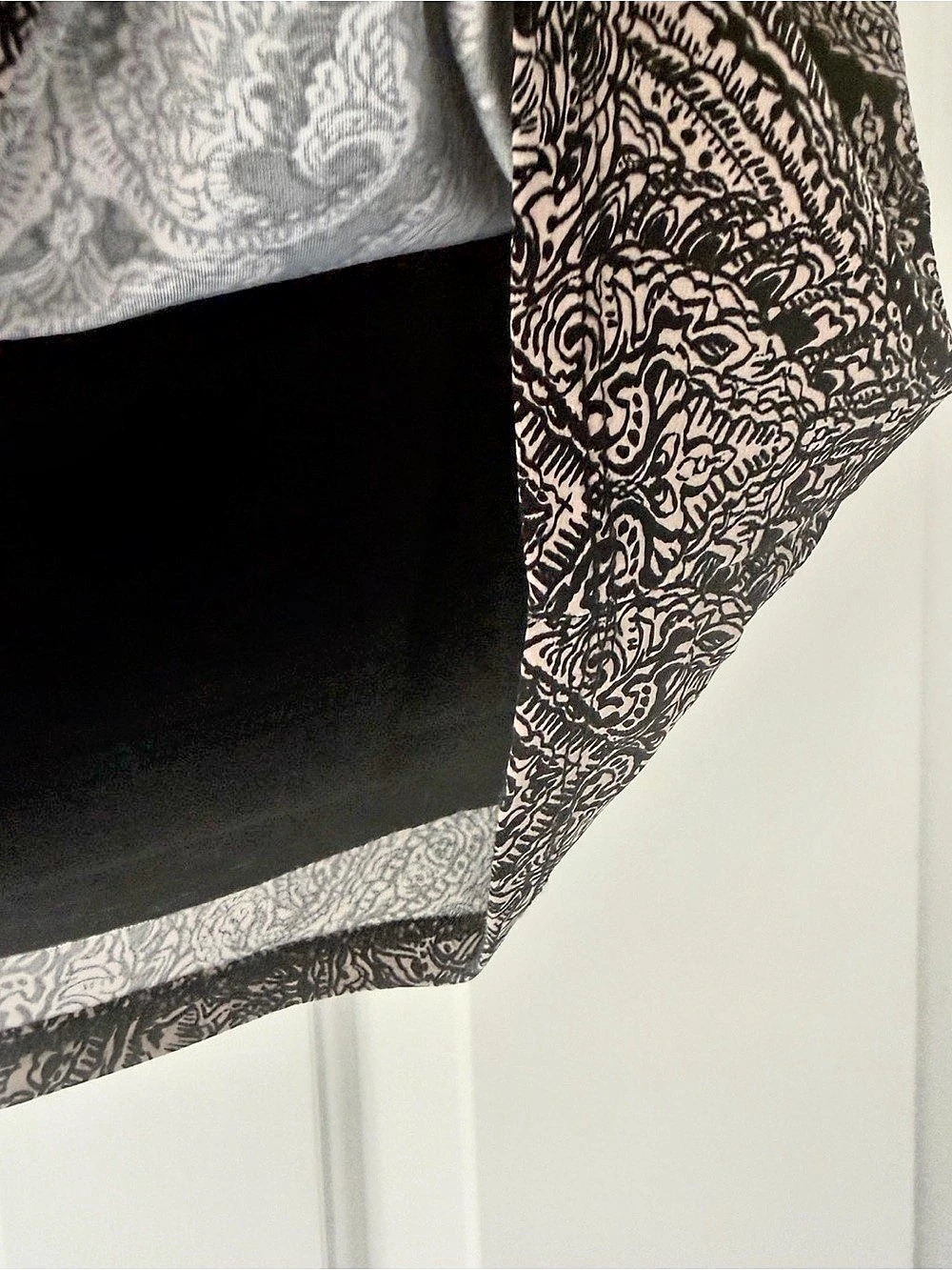 INC International Concepts Paisley Mini Skirt in Black & Pink Size Medium - Picture 3 of 3